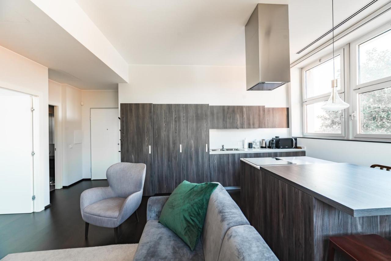Moderno Bilocale 64Mq Con Parcheggio E Palestra Apartment Милано Екстериор снимка