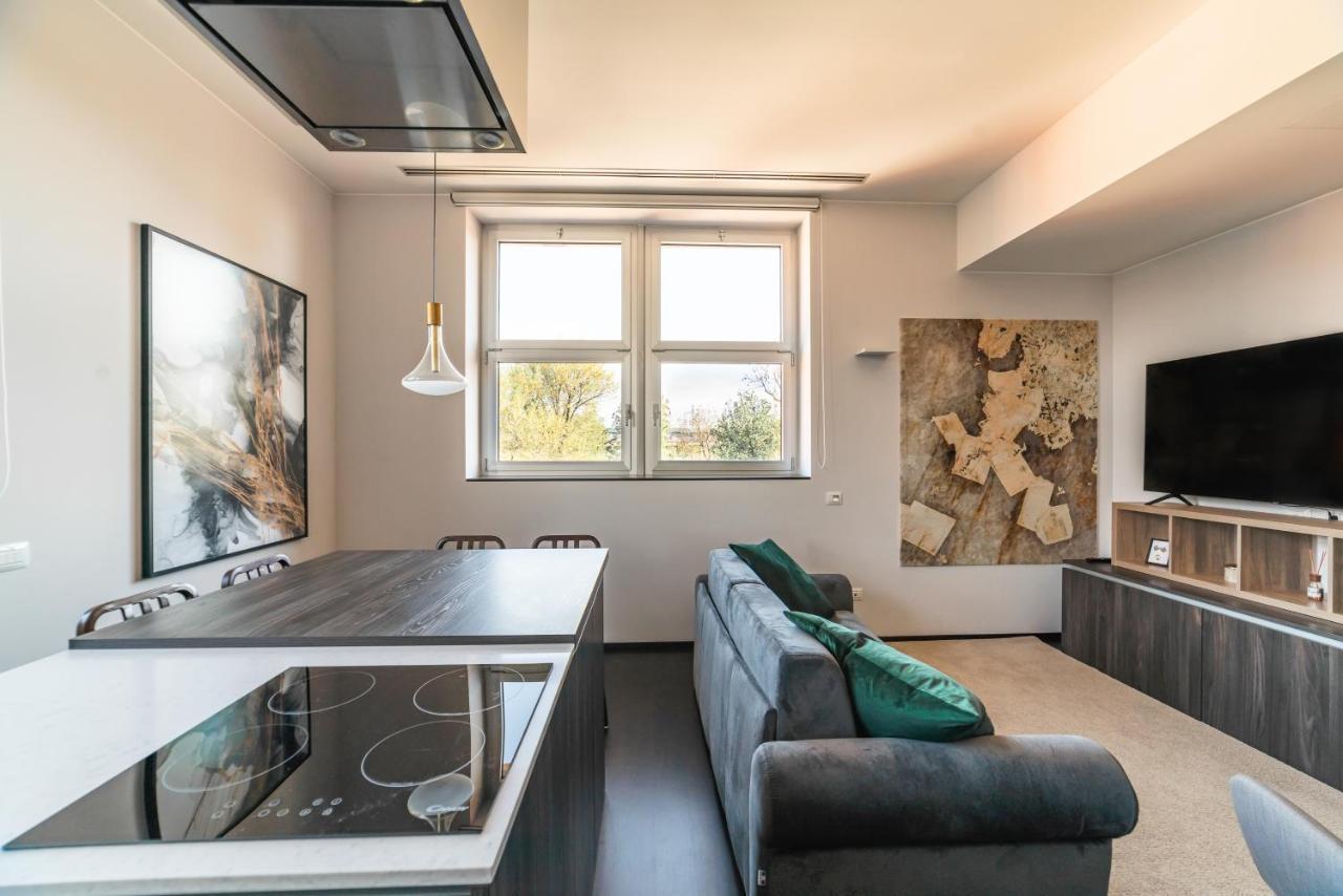 Moderno Bilocale 64Mq Con Parcheggio E Palestra Apartment Милано Екстериор снимка